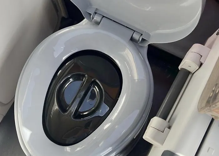 Rent A Blue Classics's Campervan Mb100 - Algarve - Portugal Glamping